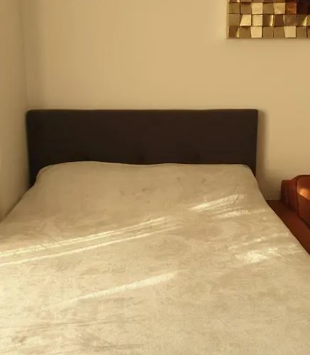 студио тони в модерна сграда с фитнес в централна *